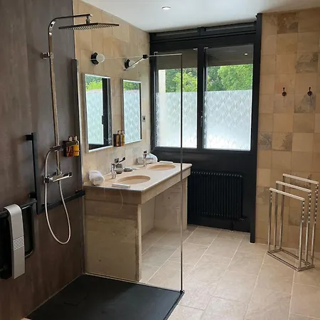 Chateau * Camiac-et-Saint-Denis