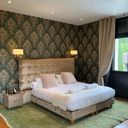 Chateau * Camiac-et-Saint-Denis