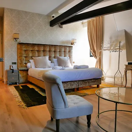 Chateau Camiac-et-Saint-Denis