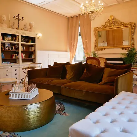 Chateau Hotel Camiac-et-Saint-Denis