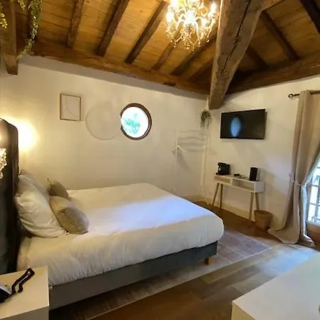 Chateau Camiac-et-Saint-Denis