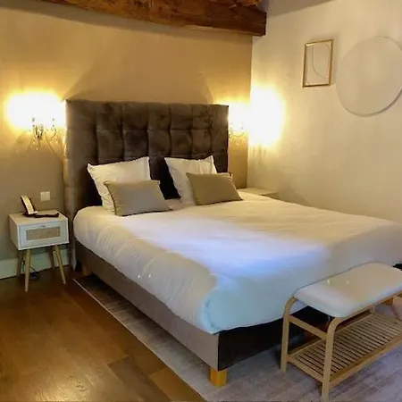 Hotel Chateau Camiac-et-Saint-Denis