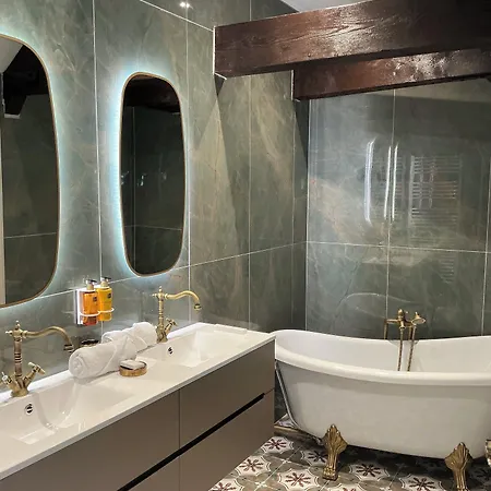 Hotel Chateau Camiac-et-Saint-Denis