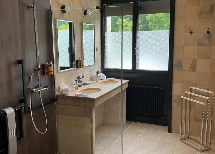 Chateau * Camiac-et-Saint-Denis