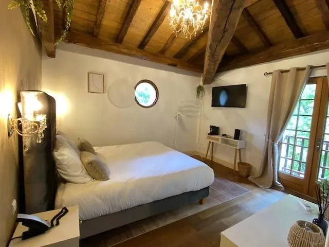 Chateau Camiac-et-Saint-Denis