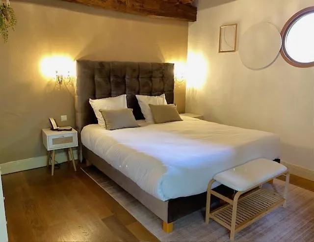 Hotel Château Camiac-et-Saint-Denis