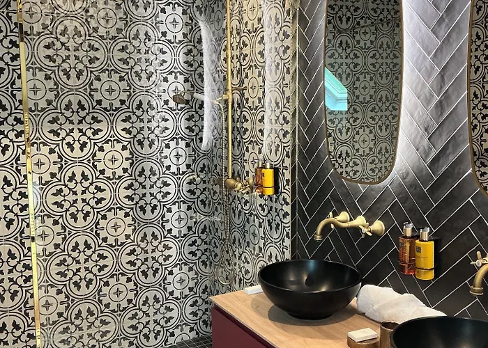 Chateau * Camiac-et-Saint-Denis