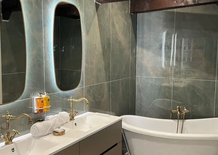 Hotel Château Camiac-et-Saint-Denis